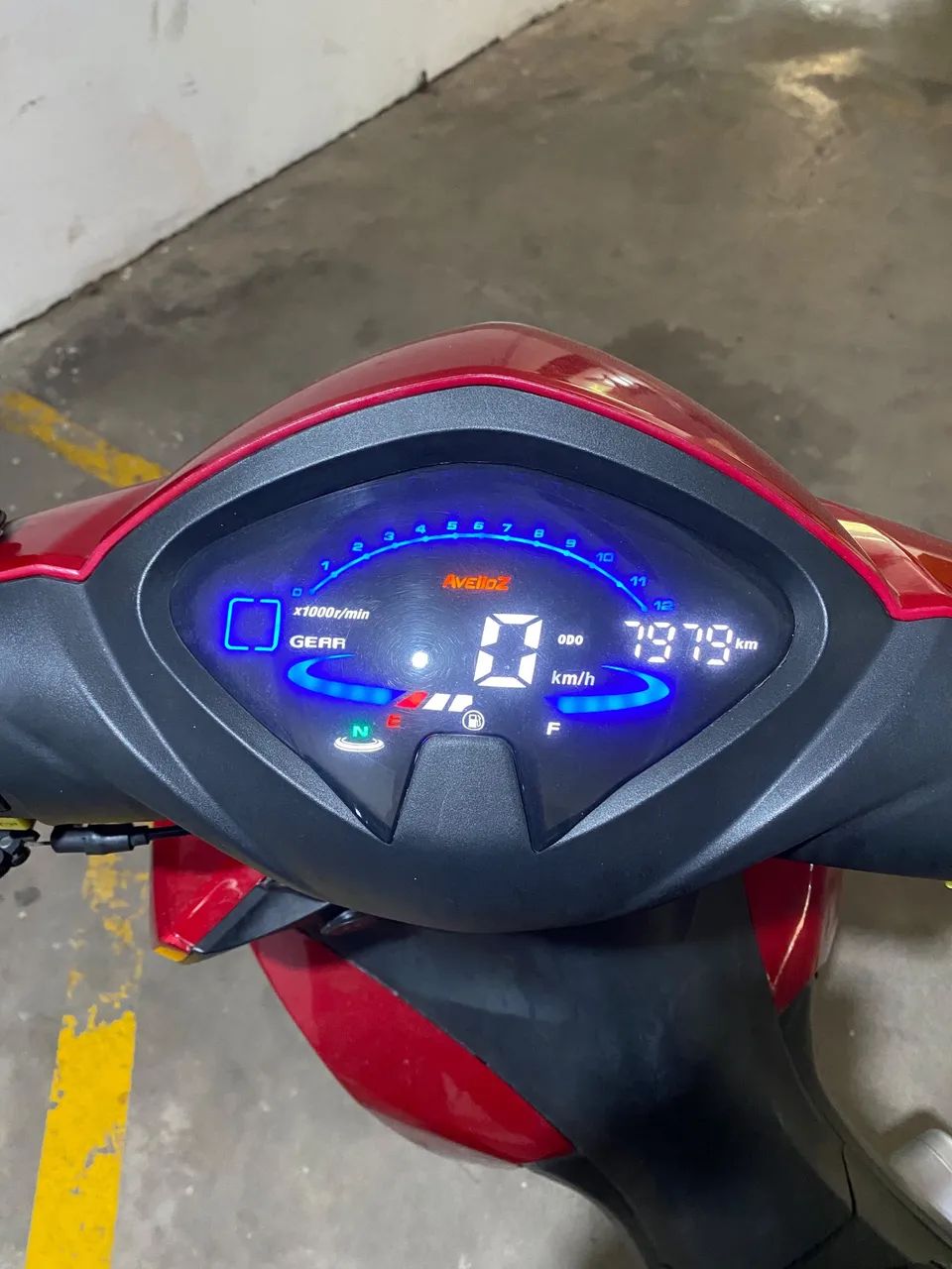 vendo moto avellos extremamente nova - Foto 3