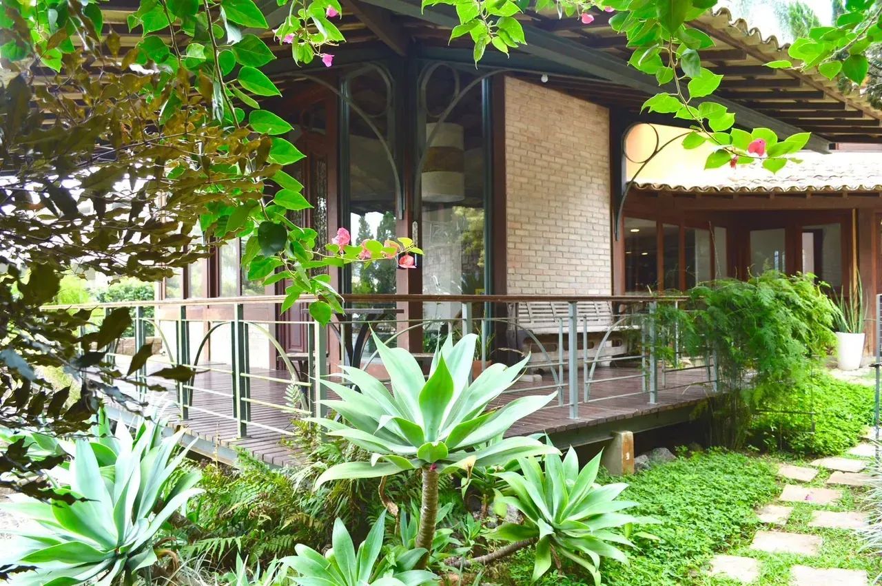Vendo Ótima casa em condomínio com 400m2, Niterói