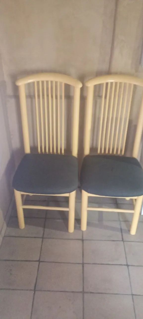 Vendo cadeira de madeira  - Foto 4