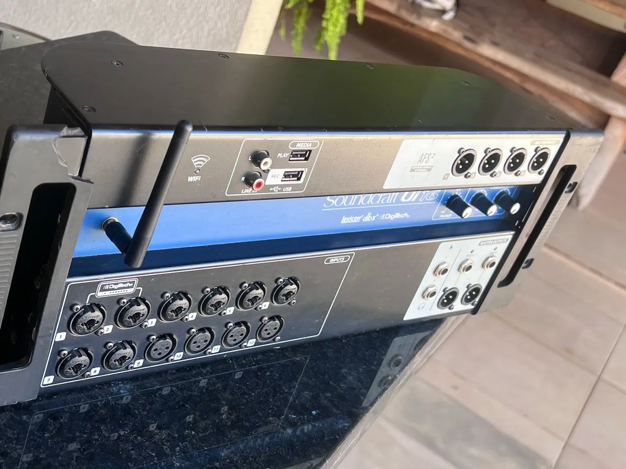  SOUNDCRAFT Ui16