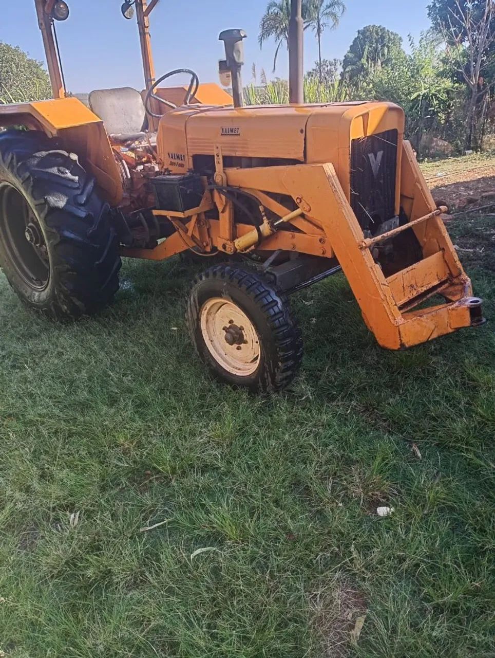 Vende-se trator Valmet com lâmina  - Foto 3