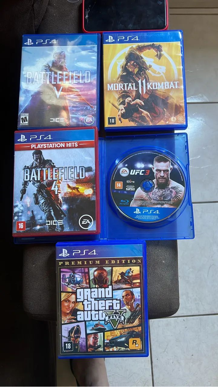 Ps4 pro 2 controles 5 jogos - Foto 2