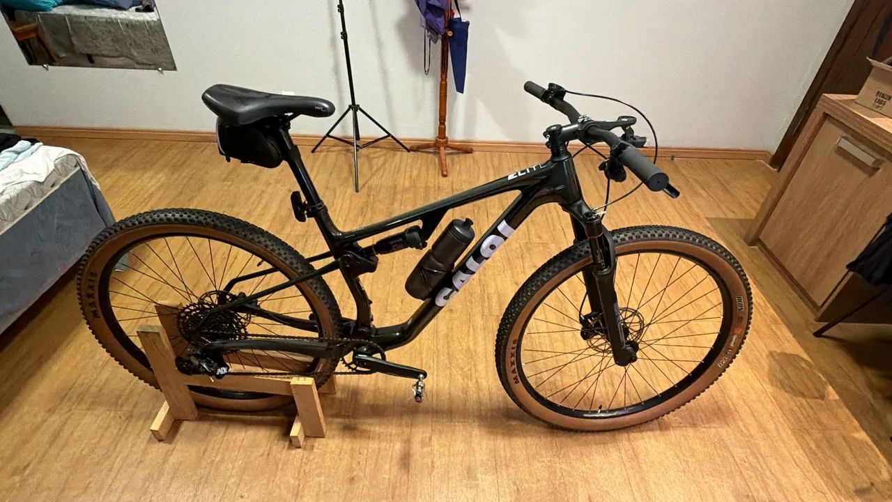 Caloi Elite FS Carbono 2025 (tamanho L)