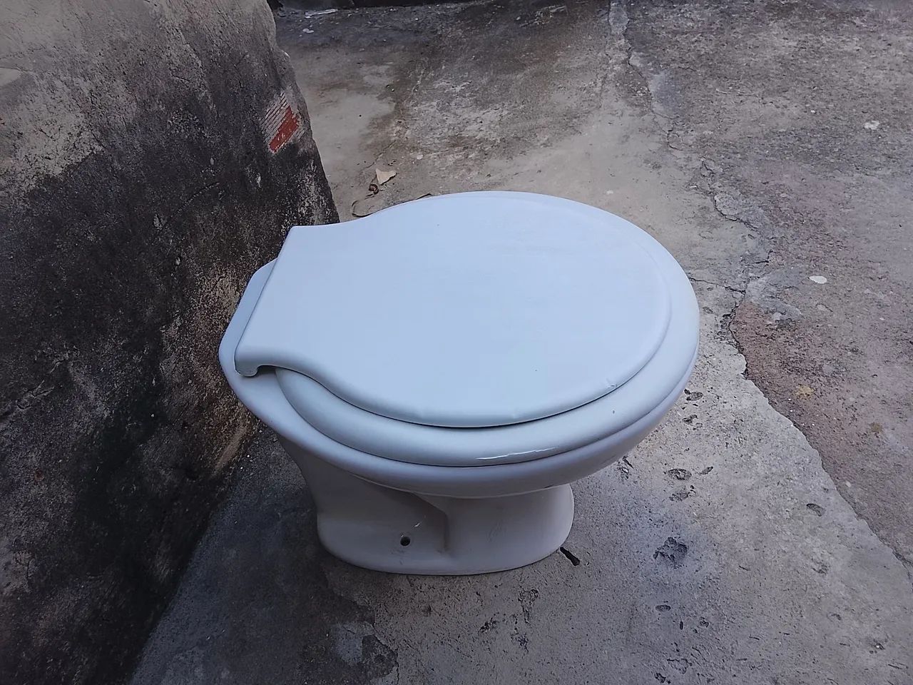 Vaso sanitário comum branco  - Foto 4