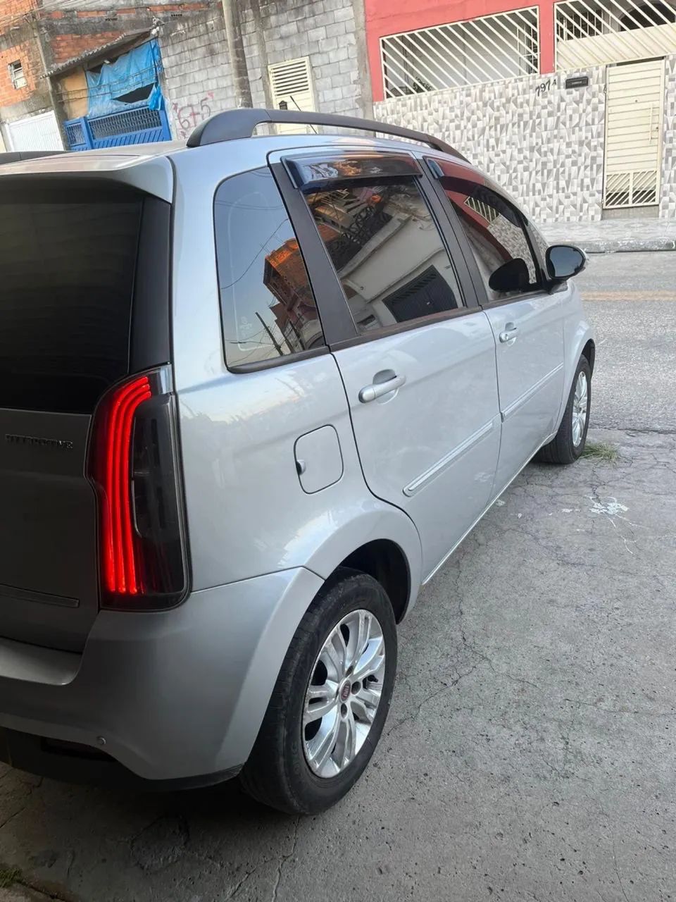 Fiat Idea Attractive 1.4 Fire Flex 8V 5P 2015 - Foto 2