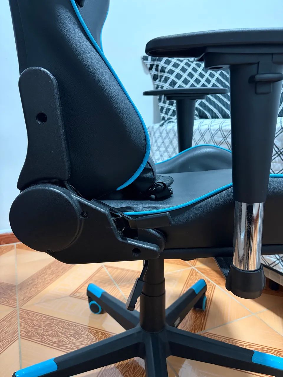 Vendo cadeira gamer Dazz Prime-X V2 - Foto 3