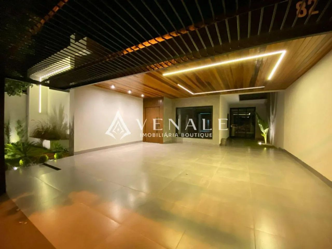 Casa à venda em Maringá, Jardim Tóquio, com 3 suítes, com 207 m²