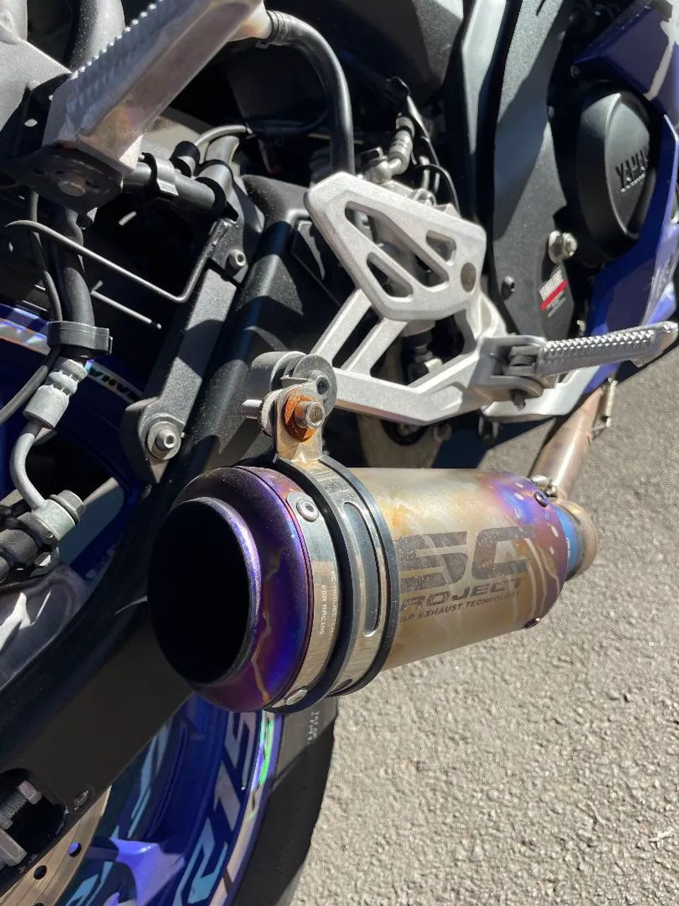 YAMAHA R15 - Foto 5