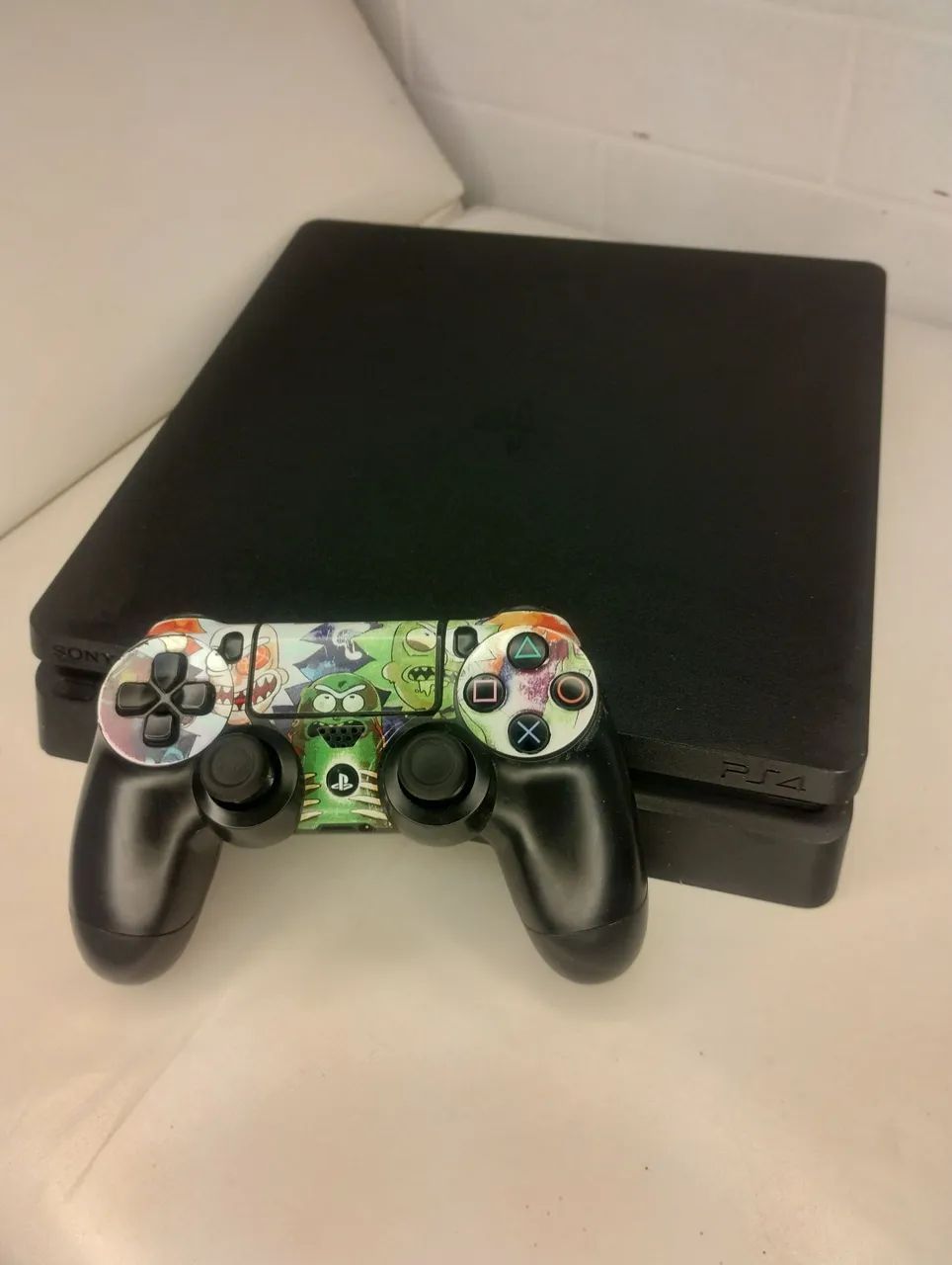 Playstation 4 Slim 1TB