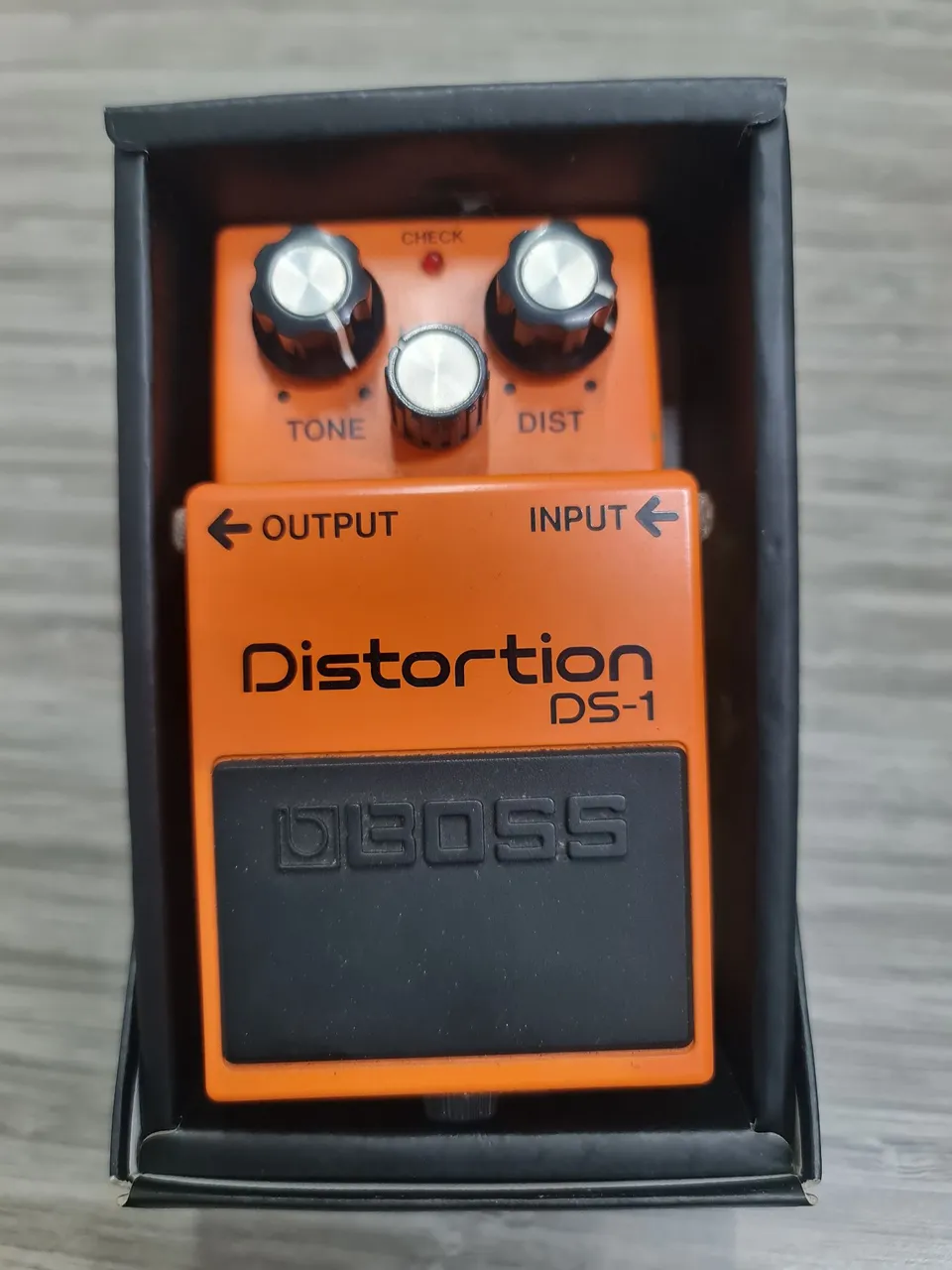 Pedal Boss DS-1 4a 40th limited edition black - Instrumentos