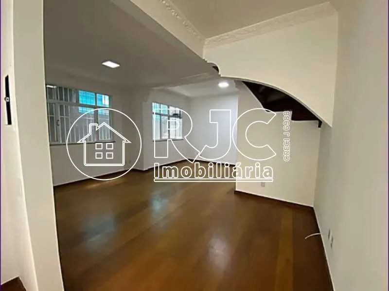 Casa de rua : Duplex / Residencial / Maracanã