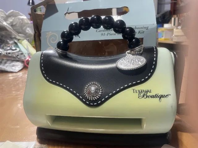 Máquina Sizzix Texture Boutique Semi Nova + Acessórios + Caixa Original