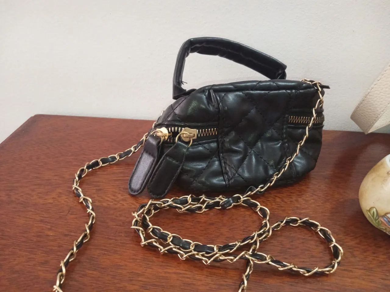 Lindas Bolsas com óculos de sol. - Foto 2