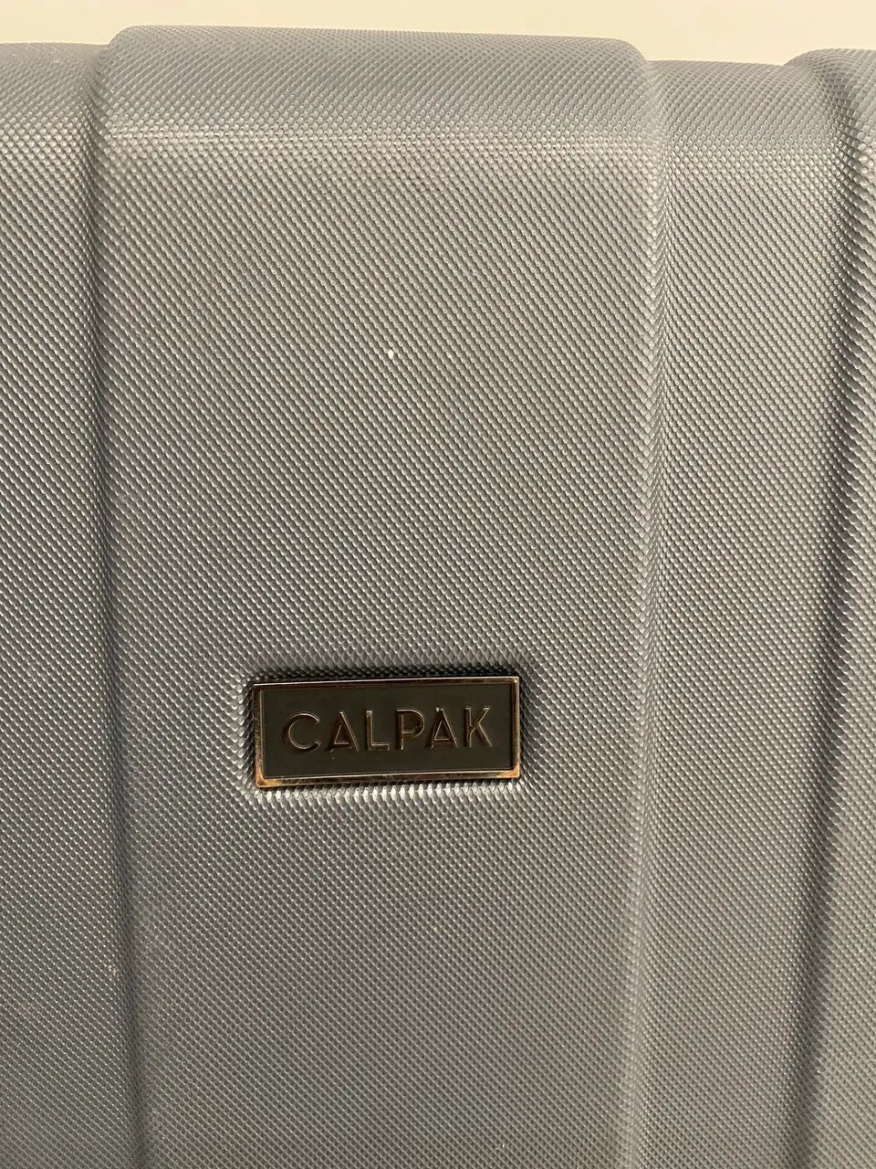 Mala grande CALPAK ( nova custa 1.500,00 )