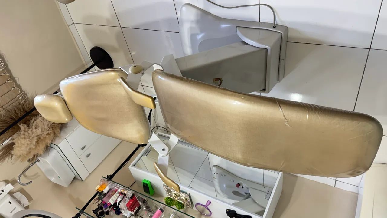 Cadeira odontológica  em ótimo estado de conservação e funcionando perfeitamente. 