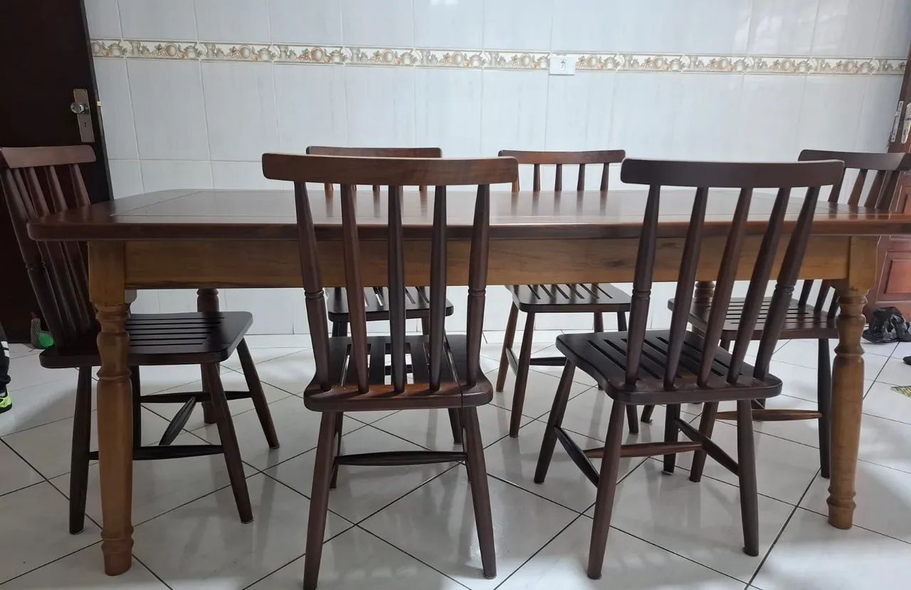 Mesa cozinha com cadeiras