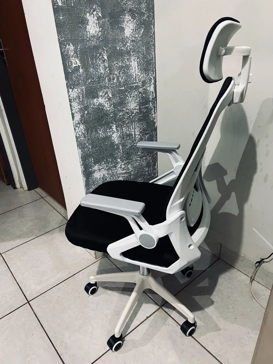 Cadeira escritório nova  - Foto 2
