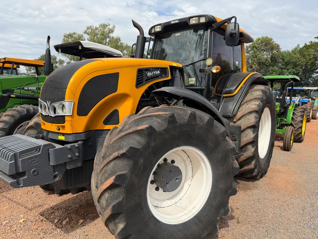 Trator Valtra BH 210 - Foto 3