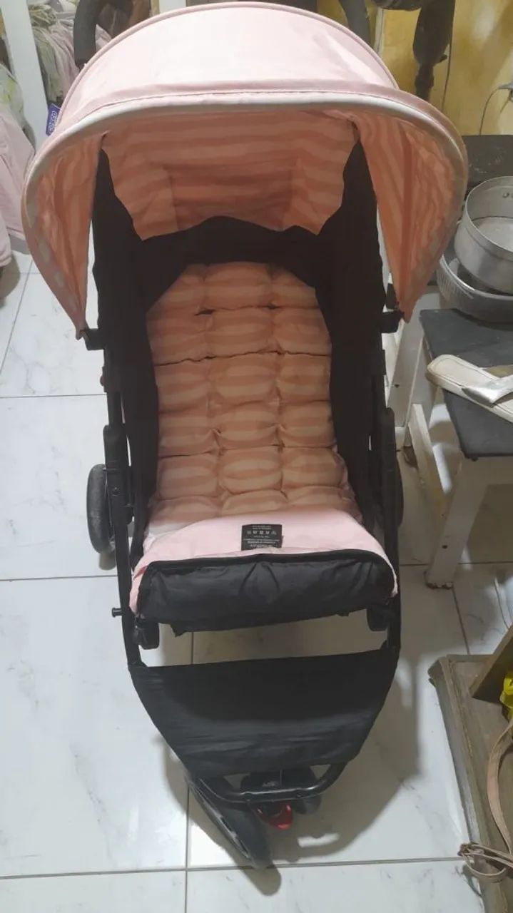 Vendo um carrinho de bebê 