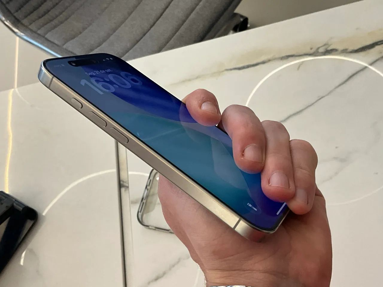iPhone 16 Pro 512gb - bateria 91%  - Foto 5