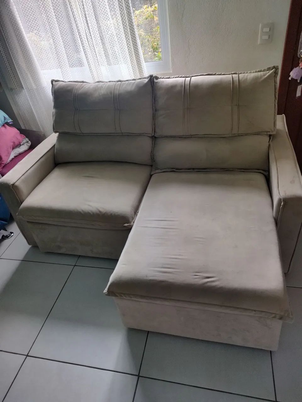 Sofá retrátil reclinável usado 