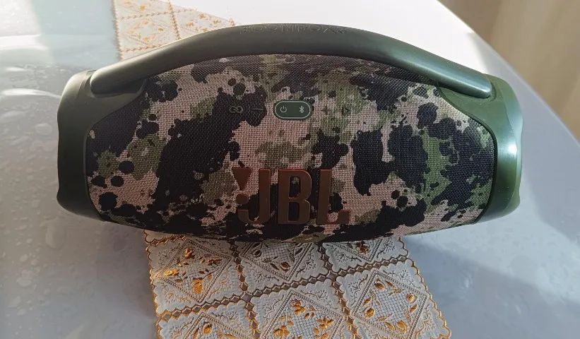 Caixa JBL boombox 3
