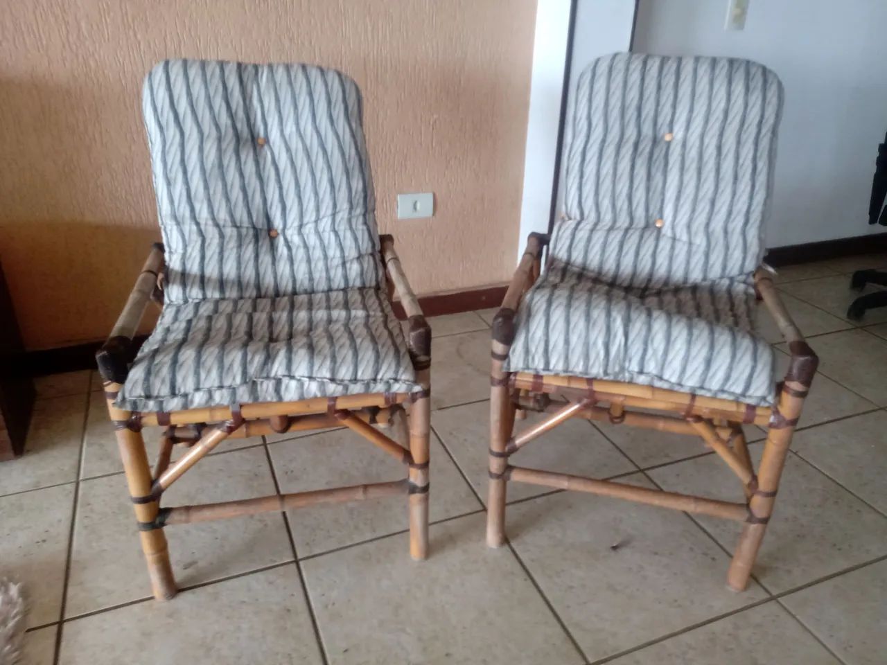 Cadeiras de banho com bambu - Foto 2