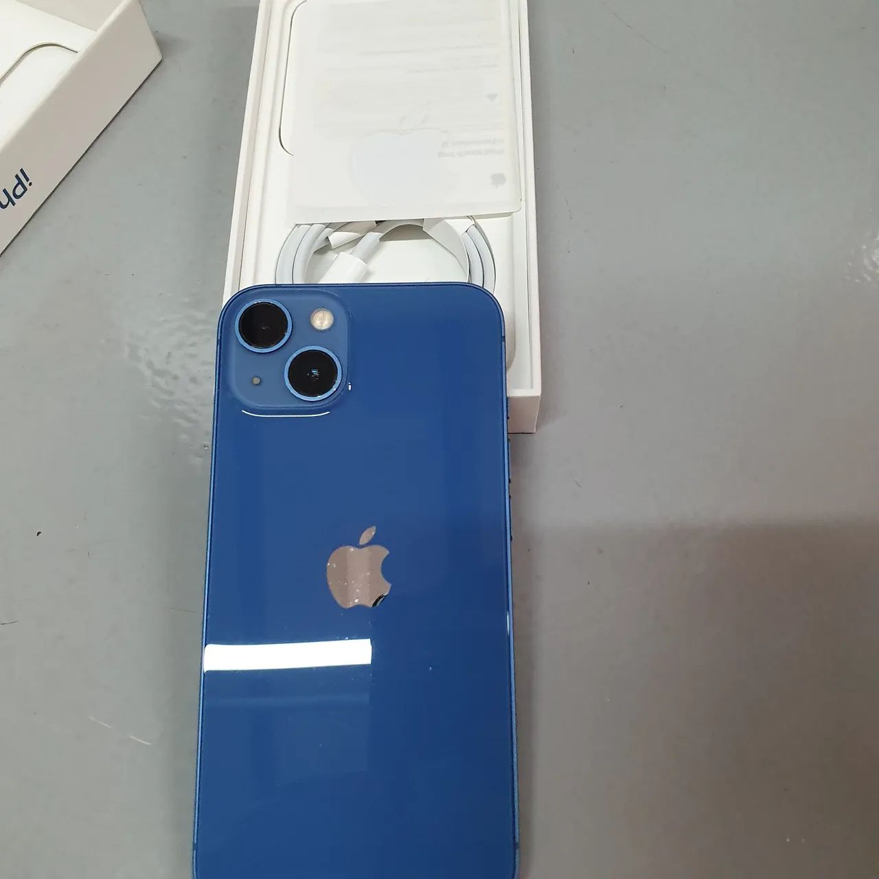 Iphone 13, azul na caixa. Excelente - Celulares e Smartphones