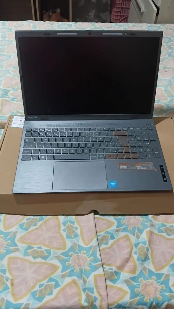 Vende-se notebook positivo