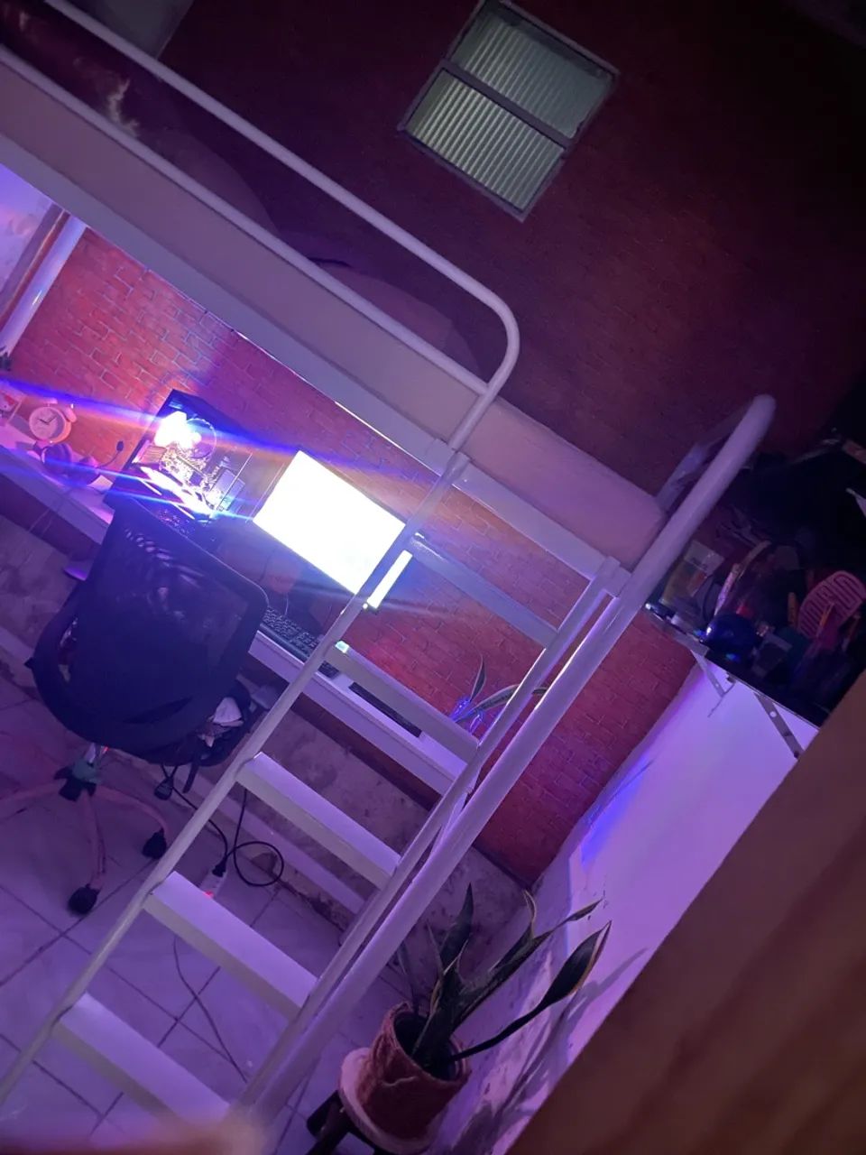 Cama tipo beliche com escrivaninha - Foto 4
