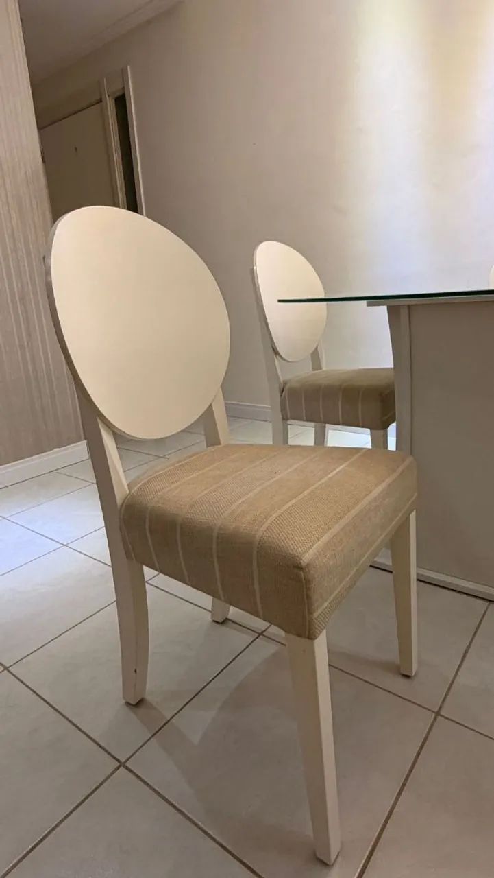 Mesa de jantar com 4 cadeiras - Foto 2
