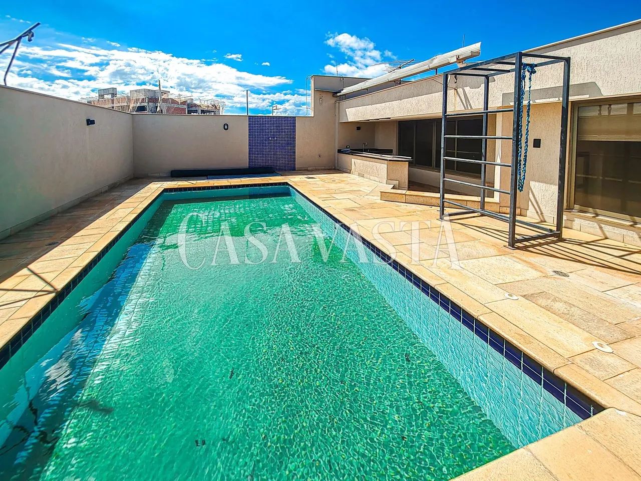 Apartamento Duplex no Edifício San Diego (04 Suítes)
