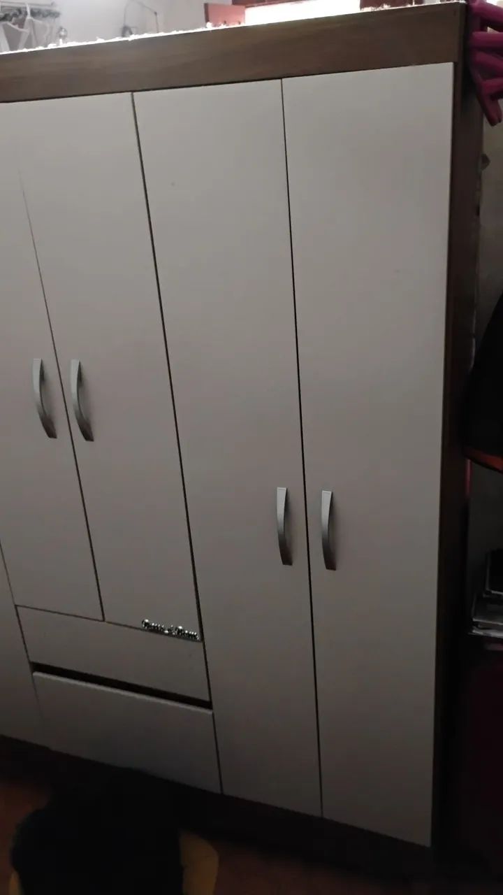Guarda roupa 6portas Praticamente Novo - Foto 2