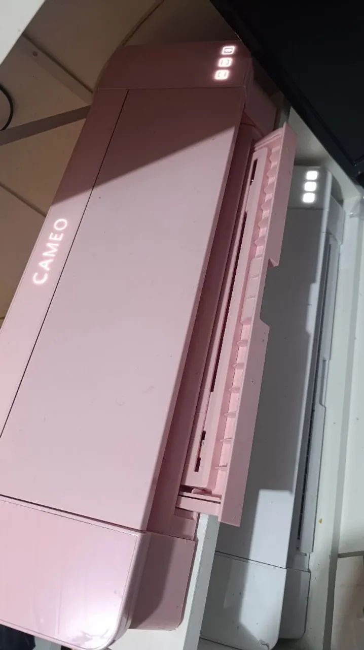 Silhouette cameo 4