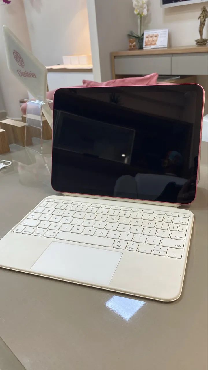 IPAD 10, com acessórios Apple 