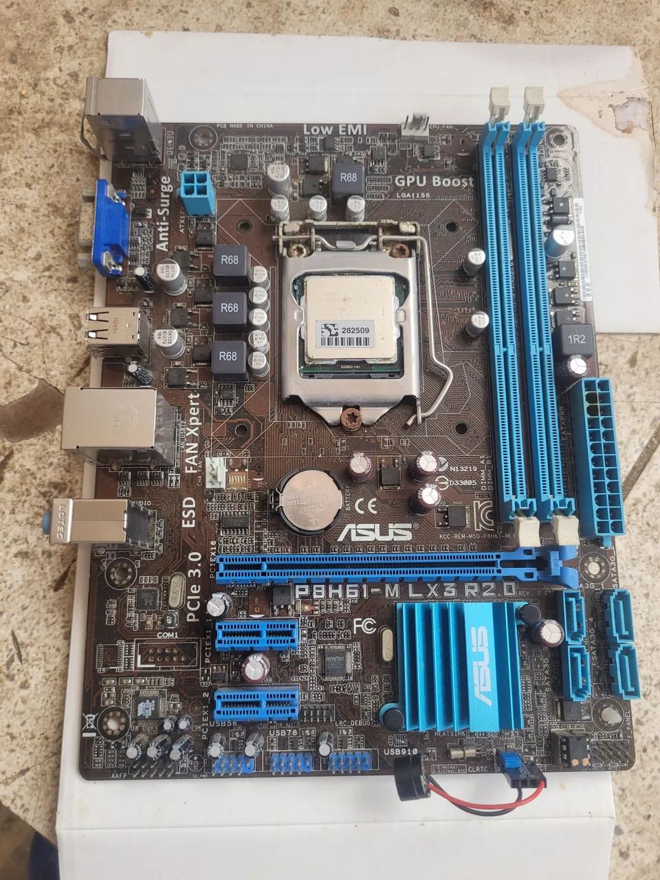 Placa mae com processador i3 2028