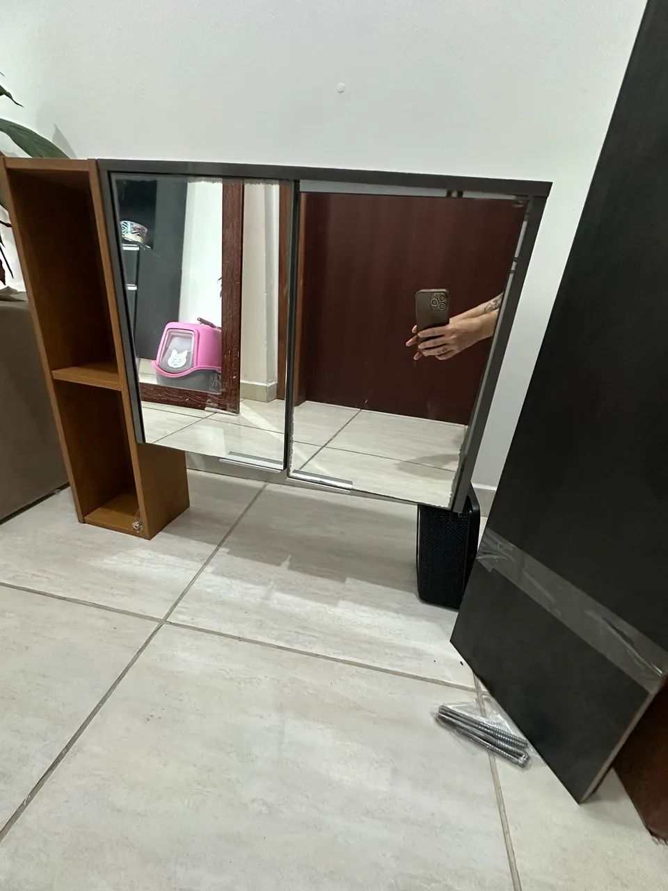 VENDO Armário de banheiro + 2 Prateleiras  - Foto 3