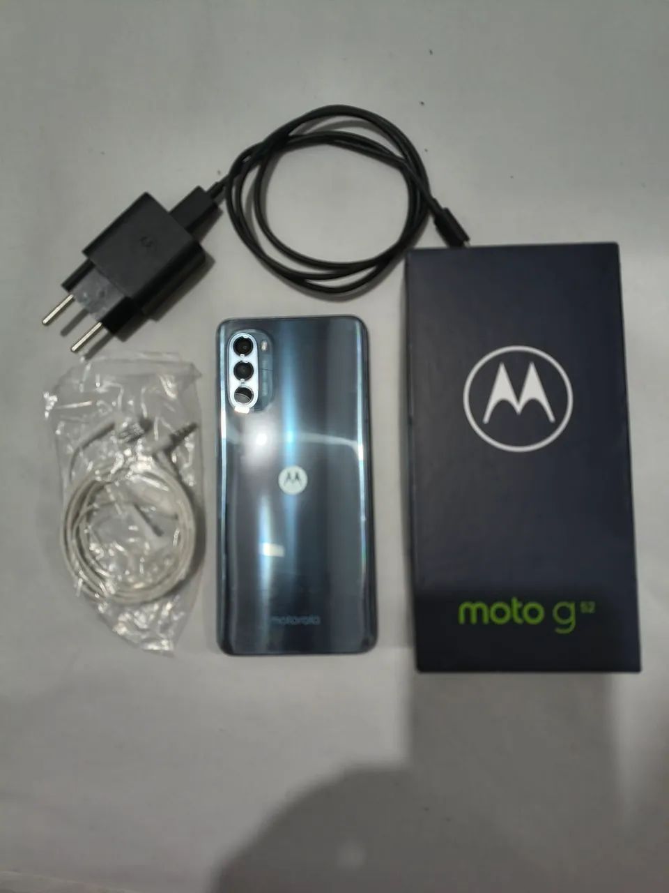 Celular moto G52 com defeito