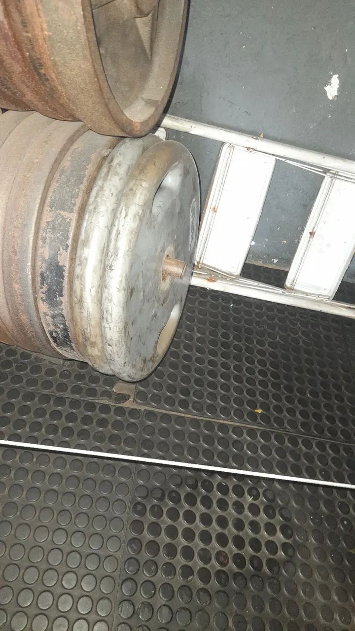 Anilhas de 15  e 20 kilos, de ferro.  - Foto 3