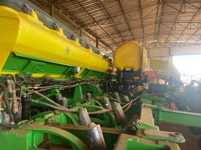 Plantadeira John Deere Modelo 2134 30 linhas Ano 2018