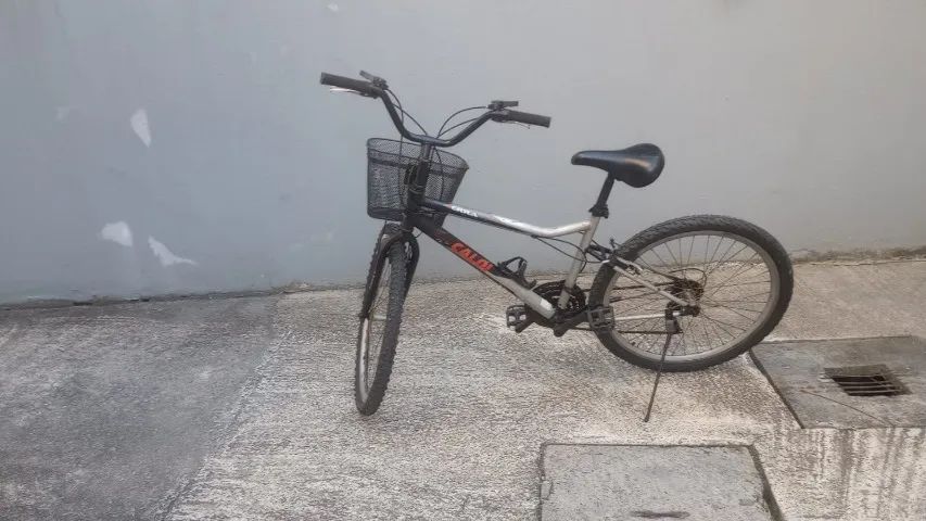 BICICLETA ARO 26 EM BOM ESTADO - Foto 2
