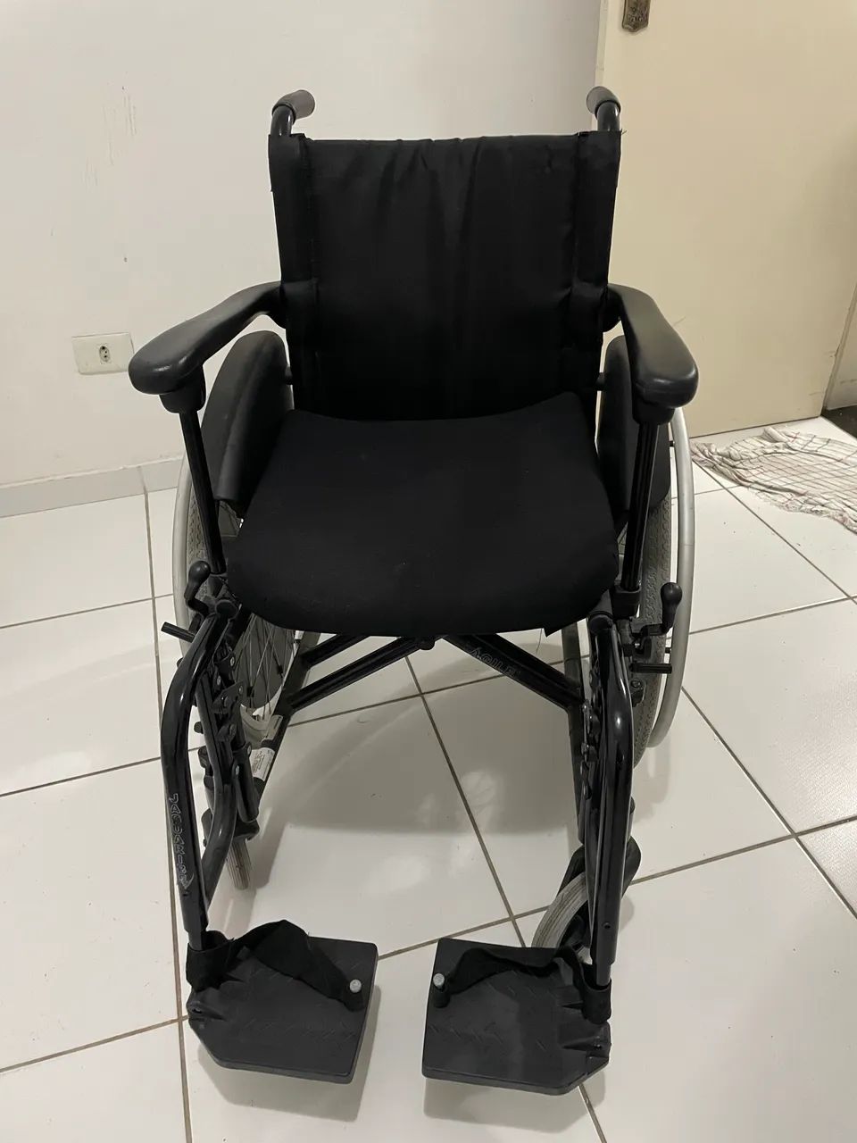Cadeira de rodas  - Foto 3