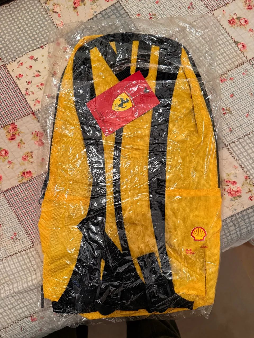 Mochila Ferrari amarela  - Foto 2