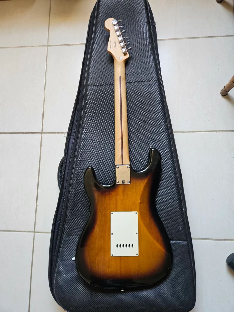 Guitarra Squier Stratocaster by Fender - Instrumentos musicais