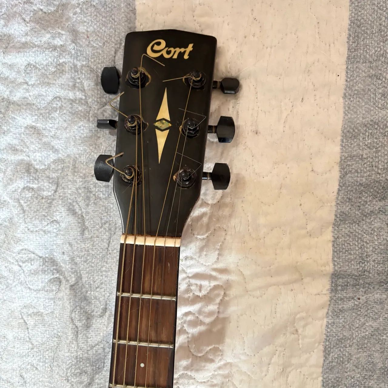 Violão Cort (Não é elétrico) tampo sólido  - Foto 2
