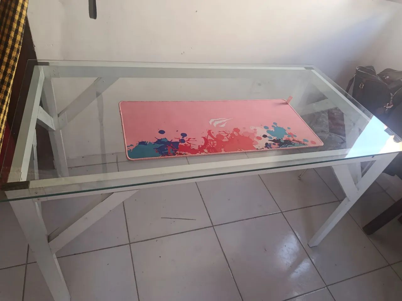 Mesa com base de aço e tampo de vidro  - Foto 4