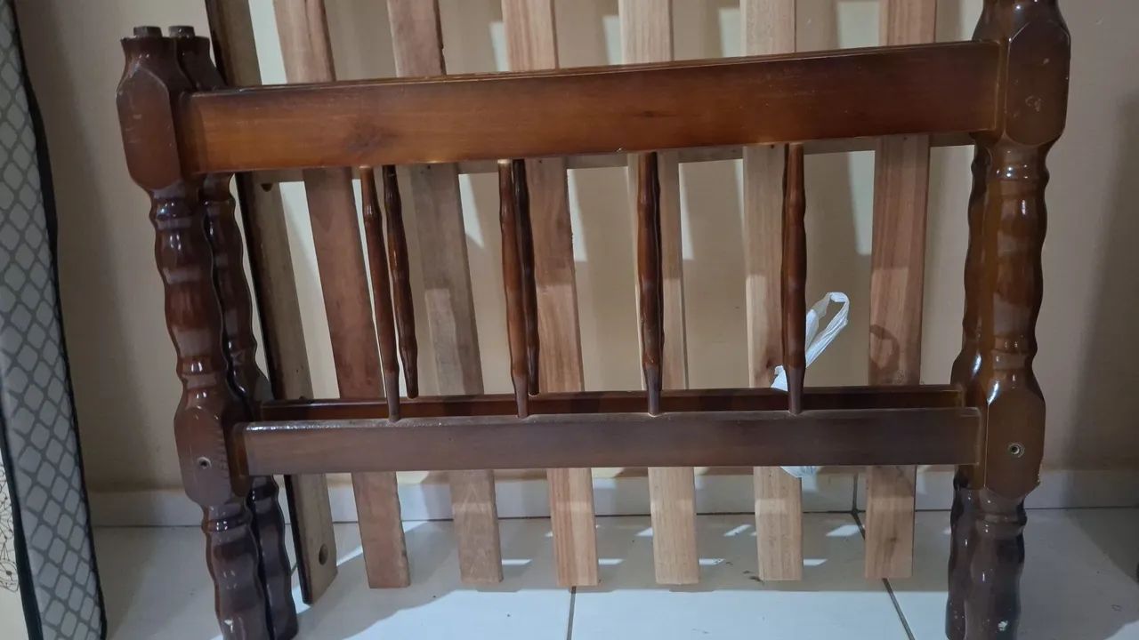 Cama solteiro madeira (BAURU) NÃO ENTREGO  - Foto 2