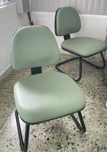 (04) Cadeiras Sky Interlocutor Recepção