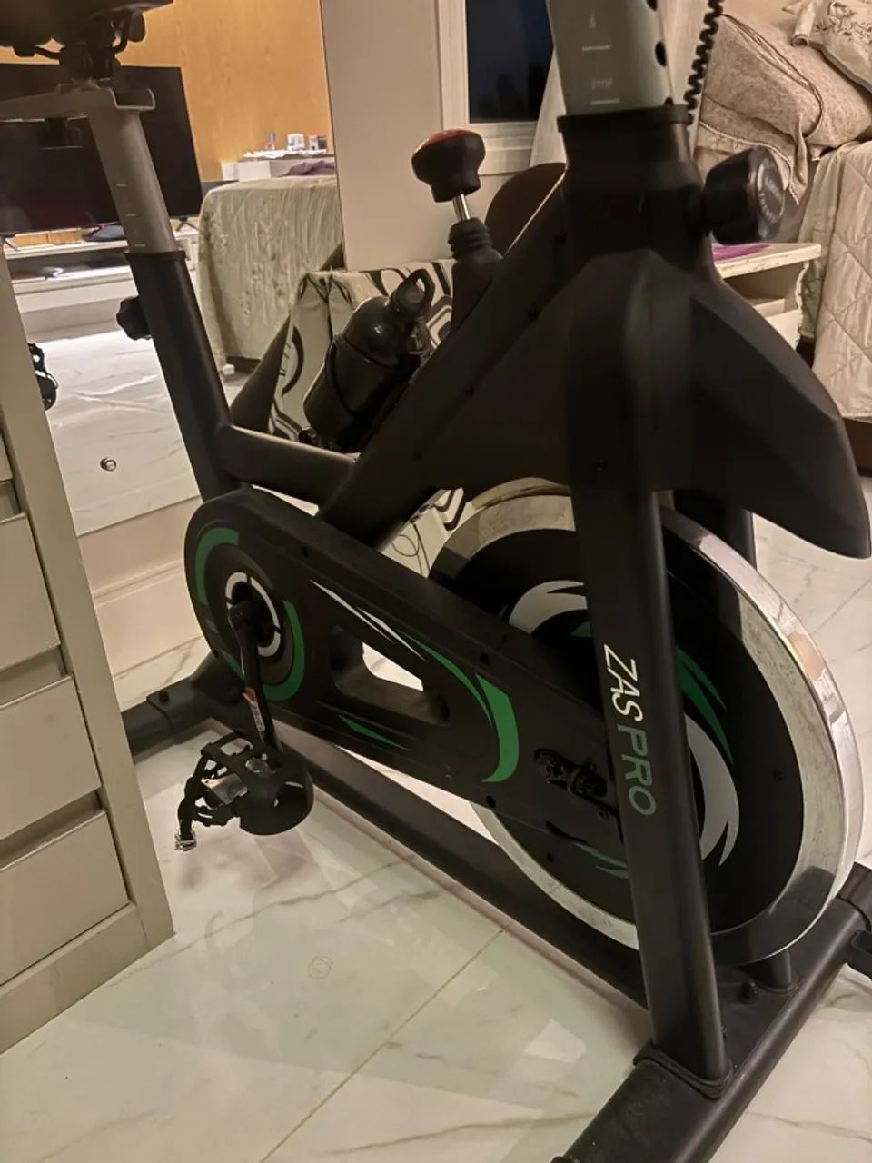 Bicicleta ergométrica  - em ótimo estado - Foto 2
