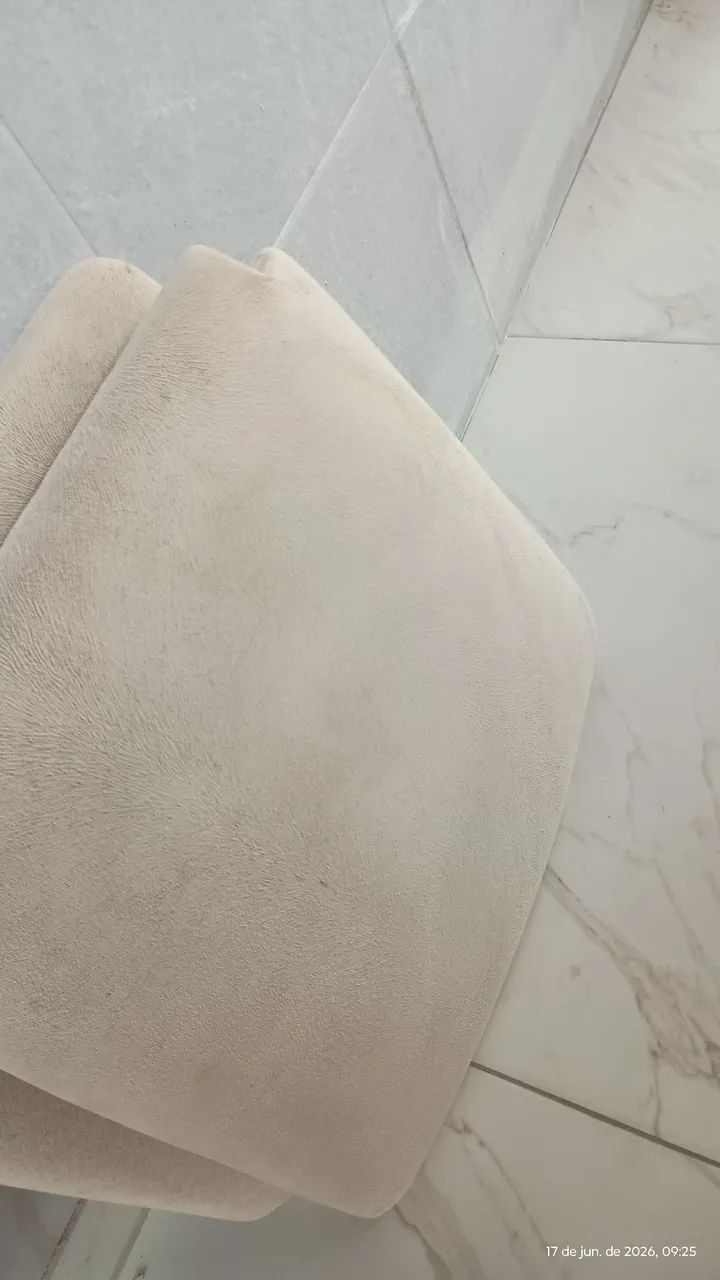 Vende-se 4 cadeiras de madeira. - Foto 2